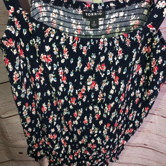 Torrid Navy Floral Challis Smocked Crop Cami - Picture 5 of 12